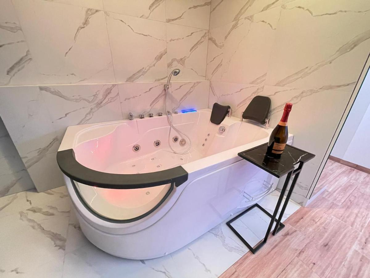 YOURAPART JACUZZI przy ZAMKU KRÓLEWSKIM Varsovia Exterior foto